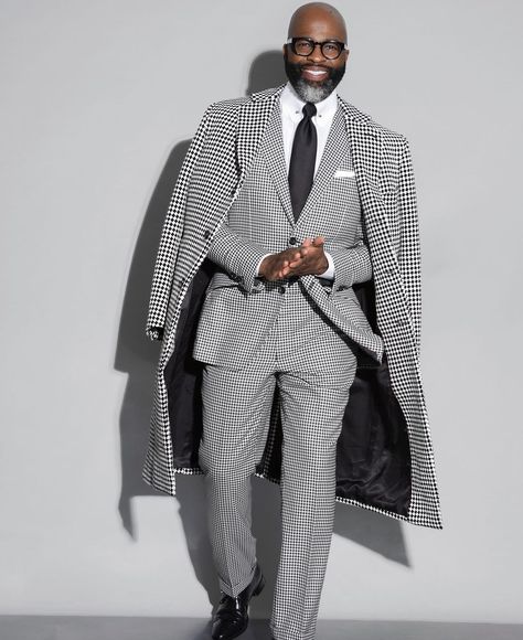 Hideoki Bespoke™ on Instagram: “Classic Two-Piece Houndstooth Suit… Forever Timeless… It’s A Lifestyle! 📸 @mrdblanks #Houndstooth #MAISONHIDEOKI #ItsALifestyle #Hideoki…” Houndstooth Suit Mens, Houndstooth Suit, Bachata Dance, Wardrobe Refresh, Suit Collection, Trouser Outfit, Dress Suits For Men, Hounds Tooth, Man Fashion