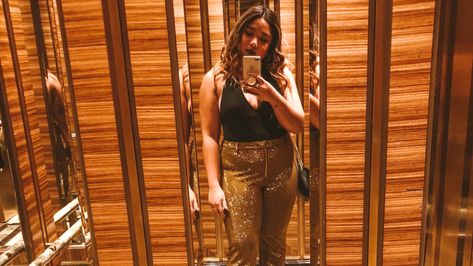 25 Instagram Captions For Elevator Selfies & Totally Feelin' Yourself Rearview Mirror Quotes, Elevator Selfie, Good Mirror, Mean Girl Quotes, Selfie Quotes, Selfie Captions, Elite Fashion, Elite Daily, Cool Mirrors