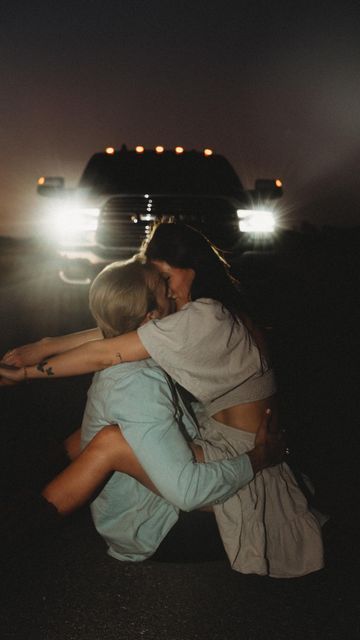 Truck Headlights Photoshoot, Headlights Couple Photoshoot, Back Of Truck Couple Pictures, Dancing In The Headlights Country, Couple Photos With Old Truck, Country Couple Dancing In Headlights, Texas Western, Truck Photos, Cute Country Couples