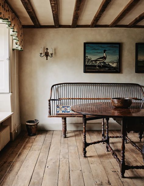 American Colonial Interior, Windsor Rocking Chair, 17th Century House, Colonial Interior, English Interior, Faux Beams, English Country Style, English Furniture, Cottage Interiors