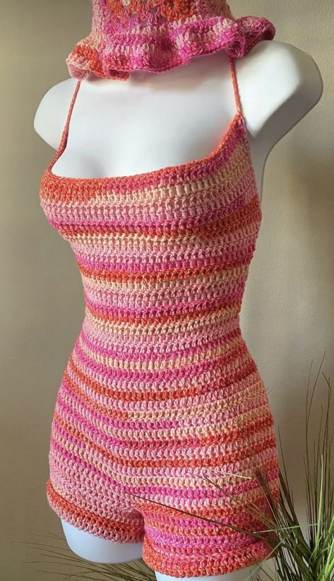 Crochet Bodycon Dresses, Business Dress Women, Crochet Pieces, Crochet Bottoms, Crochet Halter Top, Crochet Romper, Crochet Hexagon, Crochet Clothing And Accessories, Crochet Halter