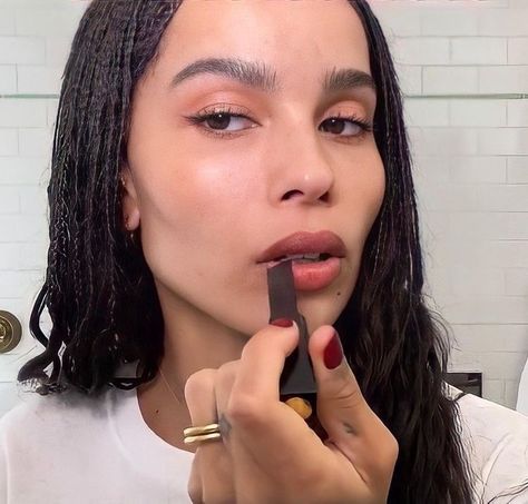 Secrets Aesthetic, Vogue Beauty Secrets, Vogue Beauty, Zoe Kravitz, Beauty Secrets, You Think, Lips, Vogue, On Twitter