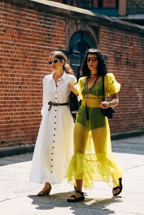 Sheer Dress Trend at Fashion Week Spring 2019 | POPSUGAR Fashion Neon Green Dresses, Street Style New York, Walking Down The Street, Estilo Hippie, Popsugar Fashion, Stil Inspiration, Looks Street Style, Street Style Summer, Street Style Inspiration