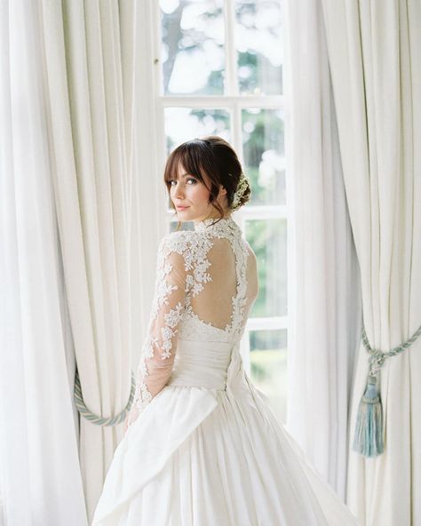 Hedsor House on Instagram: “DETAILS GALORE // Taking a moment to appreciate the beautiful details of this @marchesafashion gown. Photography by @sophiekayephotography.…” Elegant Wedding Inspiration, Baltimore Wedding, Wedding Sparrow, How To Style Bangs, Bridal Updo, Wedding Essentials, Brides Magazine, Wedding Preparation, Wedding Dress Long Sleeve