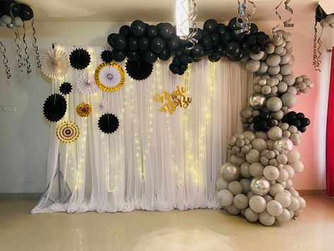 Bachelor party decor Groom To Be Decoration Ideas, Groom To Be Party Decorations, Groom To Be Party Ideas, Groom Bachelor Party Ideas, Bachelor Party Decor, Bride Things, Bachelor Cake, Bride To Be Decorations, Groom To Be