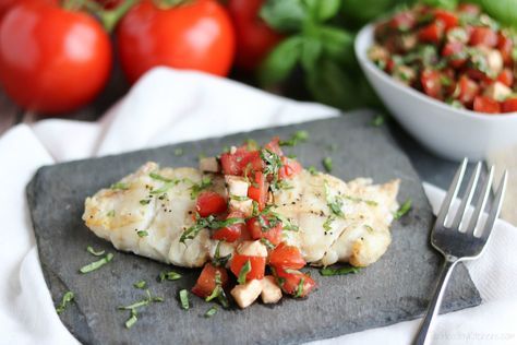 Caprese Grilled Fish is super simple yet incredibly delicious - perfect with summer’s best tomatoes and basil! An easy grilling recipe for cookouts or casual family suppers! | www.TwoHealthyKitchens.com Grilled Appetizers, Grilled Fish Recipes, Grilling Recipes Sides, Easy Grilling Recipes, Bbq Menu, Basil Recipes, Easy Grilling, Easy Bbq, Fish Recipes Healthy