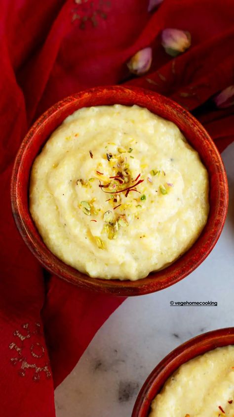 Kheer Recipe Indian Desserts, Instant Pot Rice Pudding, Phirni Recipe, Indian Rice Pudding, Easy Indian Dessert Recipes, Instant Pot Rice, Rice Kheer, Easy Indian Dessert, Rice Desserts