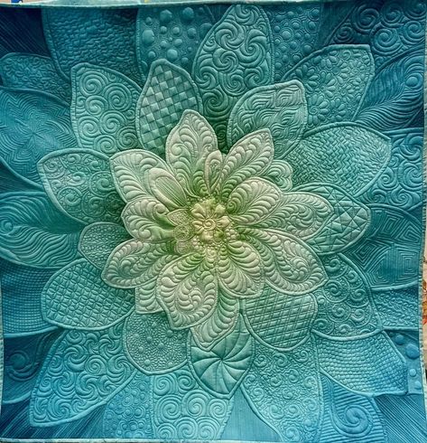 Dream Big Quilt Panel, Flower Panel Quilts, Dream Big Quilt, Dream Big Panel Quilt Ideas, Stitch Delight, Flower Panel, Machine Quilting Ideas, Freemotion Quilting, Quilting Motifs