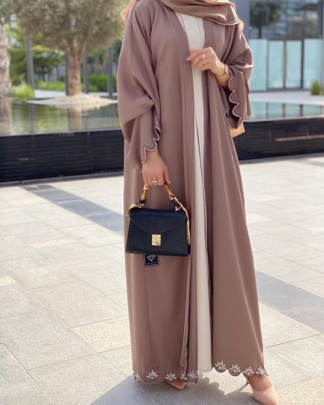 Stylish Burqa Designs, Abaya Dress Design, New Abaya Designs, Burqa Design, Simple Abaya Designs, Burqa Designs, Simple Abaya, Abaya Styles, Abaya Designs Latest