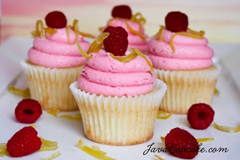 Thank you Italy for the liquor to make these Lemoncino cupcakes! Liquor Cupcakes, Raspberry Lemonade Cupcakes, Lemon Zest Recipes, Lemonade Cupcakes, Raspberry Cupcakes, Torte Cupcake, Lemon Cupcakes, Raspberry Lemonade, Yummy Cupcakes