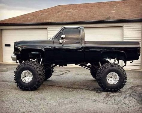 Square Body Chevy, Big Monster Trucks, Chevy Motors, Hot Rod Pickup, C10 Chevy Truck, Custom Chevy Trucks, C10 Trucks, Lifted Chevy, Lifted Chevy Trucks