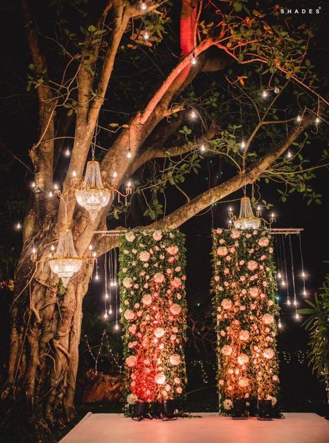 Unique Themes For Cocktail Parties Or Sangeet That Look Absolutely Amazing! Party Ideas On A Budget, Backyard Party Ideas, Aarti Singh, Backyard Wedding Decorations, Cocktail Party Decor, Cocktail Party Themes, Party On A Budget, Cocktail Decoration, Backyard Shade