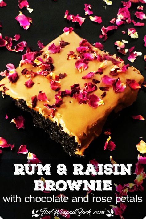 Rum Raisin Fudge Recipe, Rum And Raisin Fudge, Ragi Brownie Recipes, Rum And Raisin Chocolate, Eggless Cookie Recipes, Brownie Pie, Raisin Recipes, Chocolate Slabs, Rum Raisin