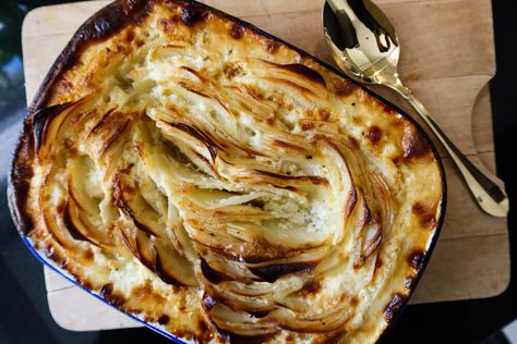 Boursin Potato Gratin — Gayle Chapman's Kitchen Potato Gratin Recipes, Gratin Recipes, Boursin Recipes, Potato Gratin Recipe, Potatoes Dauphinoise, Potato Side Dish, Boursin Cheese, Herb Cheese, Potato Gratin