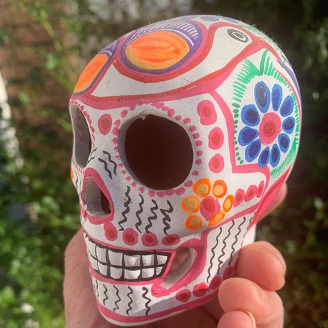 Join me for a creative paint and sip class in Hanwell, London where you’ll decorate your own ceramic skull with paints and markers. This workshop is perfect for beginners or anyone wanting to get creative. All materials and equipment needed for your skull will be provided, except for aprons if you get messy! A sugar skull, also known as a calavera de azúcar, is traditionally a highly decorated, brightly coloured, skull made of sugar which is made to celebrate the Day of the Dead in Mexico. T... Ceramic Skull, The Day Of The Dead, Skull Painting, Paint And Sip, Ceramic Painting, Day Of The Dead, Join Me, The Dead, Sugar Skull