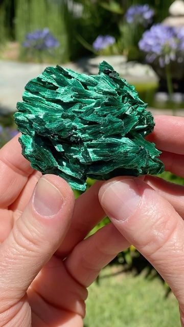 Fibrous Malachite, Healing Rocks, Democratic Republic Of Congo, Republic Of Congo, Line Store, Crystal Gems, Emerald Green, Crescent, Emerald