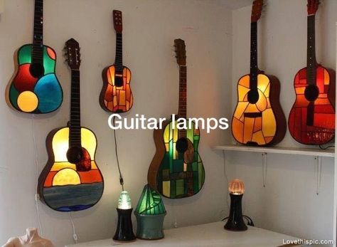 Guitar Lamp, Guitar Light, L'art Du Vitrail, زجاج ملون, Mosaic Stained, Verre Design, Stained Glass Diy, Stained Glass Lamps, Stained Glass Crafts