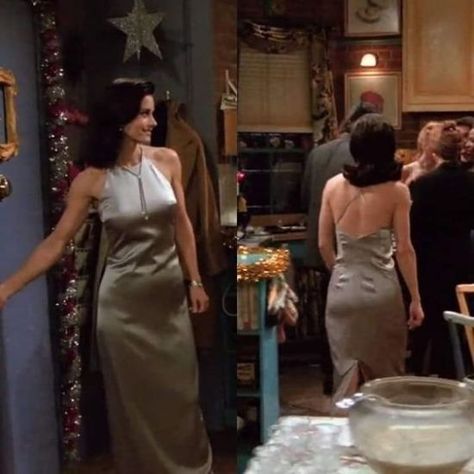 15 Monica Geller Outfits To Copy RN - Society19 Monica Geller Dress, Monica Outfits, Monica Gellar, Friends Outfits, Rachel Green Outfits, 90s Outfits, 90s Inspired Outfits, Monica Geller, Tv Show Outfits