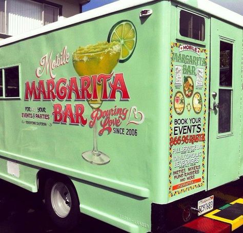 This is my kind of ice cream truck. Daiquiri Shop, Wedding Alcohol, Margarita Bar, Food Truck Business, Food Tech, Small Trucks, Food Truck Design, Mobile Bar, Drinking Humor