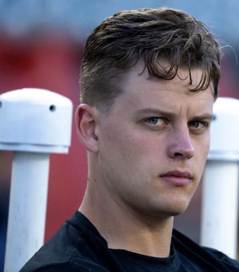 Joe Burrow Cute, Joe Brrrr, Joe Borrow, Joe Burrow, Joe Cool, Sports Aesthetic, Beauty Care Routine, Senior Poses, New Boyfriend