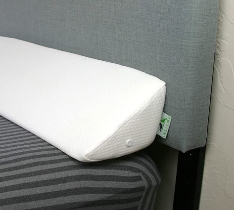 This triangular v shaped pillow fully covers the head, foot or side of a king-sized mattress from end to end and is ideal for keeping pillows, pets and other objects from falling behind, under or off of your bed Celestial Bedroom, Headboard Pillow, Bed Wedge Pillow, Bed Rails For Toddlers, Bed Rest Pillow, Bed Wedge, Double Bed Size, Triangle Pillow, Lit King Size