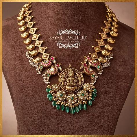 Antique Necklace Gold Indian Temple Jewellery, Kundan Gold Jewellery, Victorian Jewellery Designs, Victorian Jewelry Necklace, Mango Haram, Antique Necklace Gold, Mango Mala, Temple Jewellery Earrings, Temple Jewelry Necklace