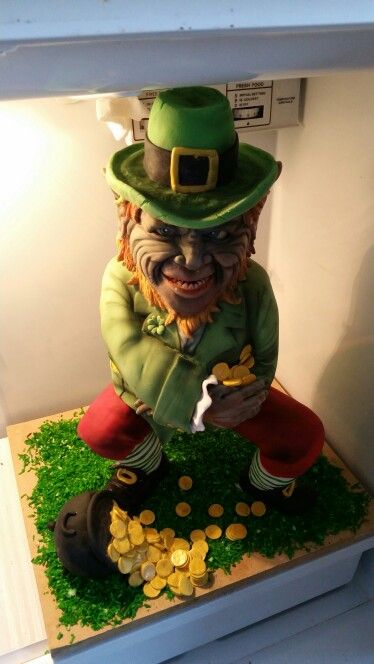 Leprechaun Cake Ideas, Leprechaun Cake, Sugar Sculpture, Cake Ideas, Grinch, Cake Decorating, Sculpture, Baking, Cake