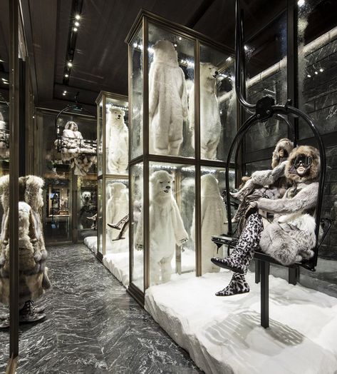 Moncler Flagship Store in Paris Opened Its Doors Yesterday Shop Merchandising, Moncler Store, Retail Window Display, St Honore, Show Window, Window Inspiration, Famous Interior Designers, Retail Ideas, Retail Inspiration