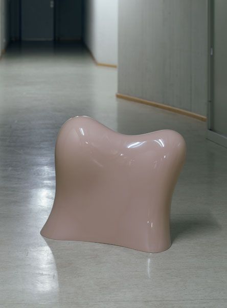 Thomas Rentmeister - rosa Luft, 1992; polyester resin, 80 x 99 x 46 cm;  edition of 3 1/3: permanent loan of the artist to the Museum Boijmans van Beuningen, Rotterdam; 2/3, 3/3: private collections;  photo: Jörg Hejkal Art Thomas, Clay Inspo, Ceramic Stool, Lacquer Paint, Mood Colors, Pure Design, Polyester Resin, Ceramic Glaze, Korean Art