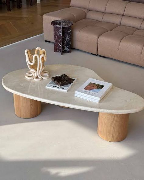 Wood Coffee Table Decor, White Coffee Table Living Room, Pebble Coffee Table, Dining Table Bench Seat, Organic Coffee Table, Centre Table Living Room, Luxury Coffee Table, Marble Furniture, Beauty Room Decor