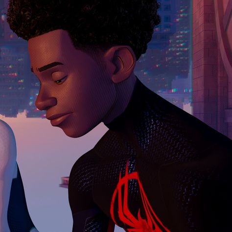 Spiderman Girl, Fictional Character Crush, Miles Spiderman, Miles Morales Spiderman, Across The Spider Verse, Spiderman 3, Spiderman Pictures, Weak In The Knees, Spider Gwen