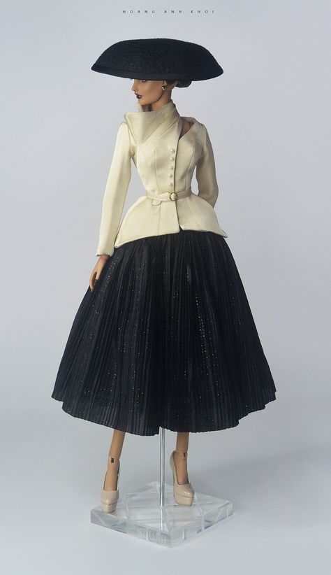 Dior Skirt Suit, Dior Bar Suit, 1920s Couture, Dior Bar, Christian Dior New Look, Dior Museum, High Tea Outfit, Classic Dior, Couture Dior