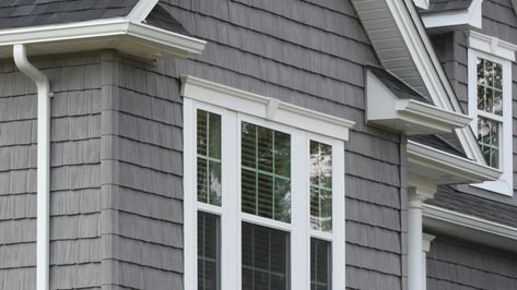 Colonial Grey shakes Exterior Rock Siding, Grey Vinyl Siding, Vinyl Siding House, Stone Siding Exterior, Shaker Siding, Vinyl Shake Siding, Vinyl Siding Colors, Siding Styles, Grey Siding