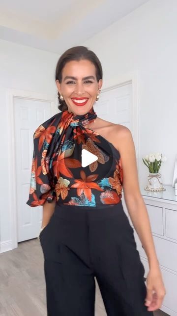 Diy Shirt From Scarf, Scarf Hacks Tutorials, Weekend Getaway Outfits, Shirt Scarf, My L, Clothes Hacks, Elegant Scarf, How To Look Expensive, Scarf Tutorial