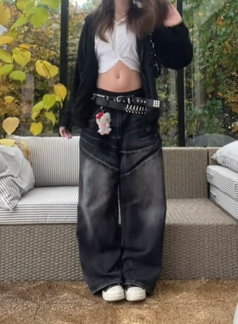 Gothic Grunge Outfits, Black Baggy Jeans Outfit, Black Baggy Jeans, Baggy Jeans Outfit, Outfit Grunge, Outfits Baggy, Alt Style, Baggy Style, Jeans Outfit