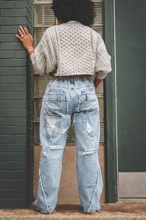 FALL WEEKEND WEARS - YOU GOTTA RECREATE - SWEENEE STYLE Urban Recycled Denim Jeans For Fall, Edgy Fall Denim Pants, Fall Distressed Denim Pants, Distressed Jeans Outfit Fall, Knit Sweater Distressed Jeans, Distressed Button-up Denim Top For Fall, Fall Weekend Getaway Outfits, Denim Outfit Ideas, High Waisted Slacks