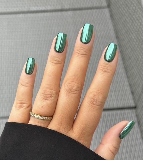 Chrome Green Acrylic Nails, Green Chrome Square Nails, Crome Green Nail, Green Chrome Gel Nails, Emerald Green Nails With Chrome, Green Chrome St Patricks Day Nails, Chrome Emerald Nails, Chrome St Patricks Day Nails, Chrome Colors For Nails