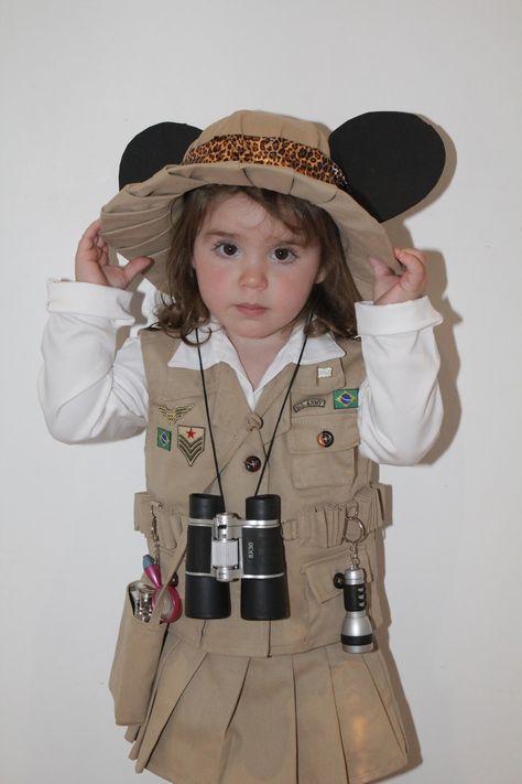 Zoofari Theme, Kids Safari Outfit, Zookeeper Outfit, Paleontologist Costume, Dino Girl Party, Pictorial Ideas, Jungle Outfit, Explorer Costume, Dress Up Ideas