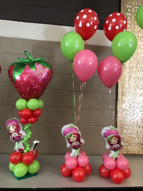 Strawberry Shortcake Backdrop Ideas, Strawberry Shortcake Theme Party Ideas, Strawberry Shortcake Decorations Party Ideas, Strawberry Shortcake First Birthday Party, Strawberry Shortcake Table Centerpieces, Strawberry Shortcake Table Decorations, Strawberry Shortcake Bday Theme, Strawberry Shortcake Centerpieces Ideas, Strawberry Shortcake Birthday Party Decorations