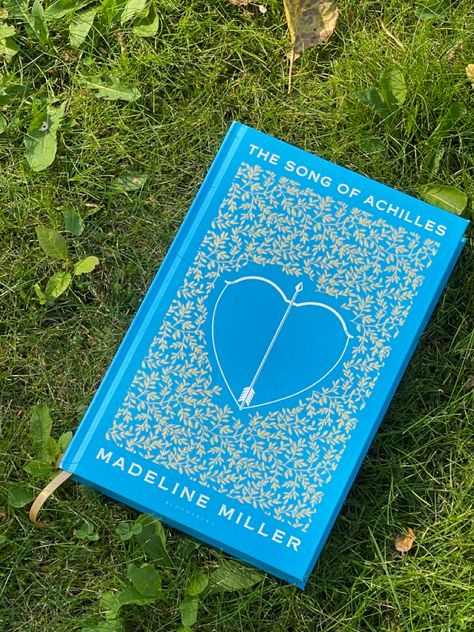 The Song Of Achilles Hardcover, Song Of Achilles Book Aesthetic, The Song Of Achilles Book Cover, Special Edition Books Covers, Song Of Achilles Cover, The Song Of Achilles Book, Greek Mythology Books, Madeline Miller, The Song Of Achilles