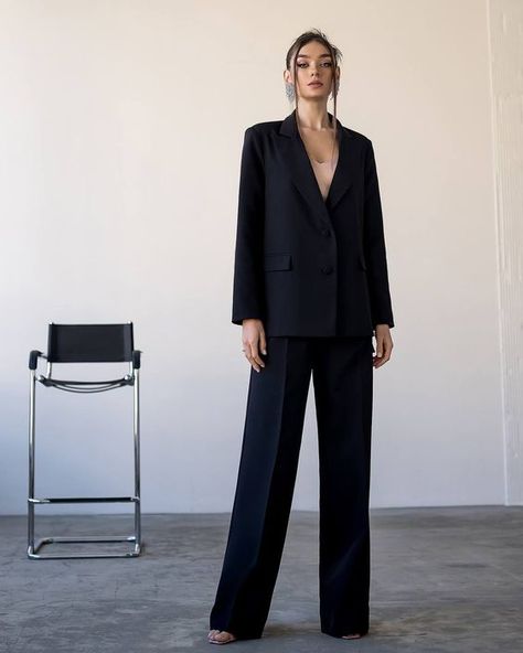 Oversize Black Suit Women, Black Pantsuit Women, Oversized Suit Women, Shifting Clothes, Pantsuit For Women, Senior Recital, Twin Outfit, Glass Wear, Trouser Suit