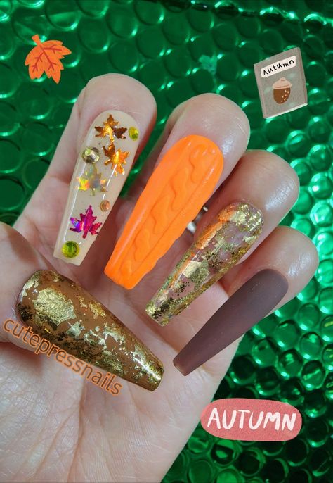 Autumn Nail Art Enthusiast: My Beloved Gold Leaf Falls Press On Nails Collection! 🍁 Thanksgiving Character Nails, Autumn Nails Pumpkin, Nails Pumpkin, Leaf Nails, Santa Nails, Nails Orange, Nails Autumn, Nails Brown, Pumpkin Nails