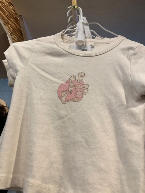 Brandy Melville Pink Sweater, Brandy Melville Kewpie, Kewpie Brandy Melville, Brandy Graphic Tees, Coquette Graphic Tee, Brandy Melville Baby Tee, Brandy Melville Cherub, Baby Tees Aesthetic, Brandy Melville Clothes