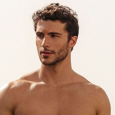 Federico Massaro, Men Perm, Mega Men, Scruffy Men, Italian Men, Head & Shoulders, Curly Hair Men, Muscle Men, Cute Couples Goals