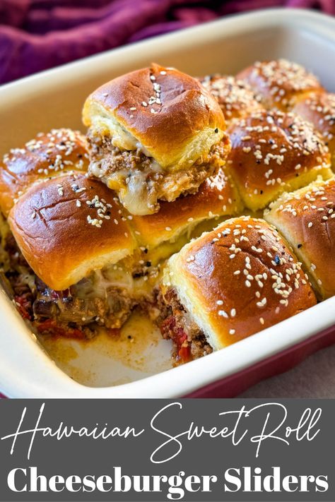 This Kings Hawaiian Sliders recipe is crafted with juicy and seasoned ground beef, nestled within the warm embrace of gooey melted cheese and the sweet rolls we all love. Serve these an appetizer for the holiday season, parties, events, or even on game days. Load them up with your favorite toppings and sauces for the best flavor. Hawaiian Slider Recipe, Kings Hawaiian Sliders, Ground Beef Sliders, Sliders Recipes Beef, Sliders Recipes Hawaiian Rolls, Hawaiian Sliders, King Hawaiian Rolls, Hawaiian Roll Sliders, Seasoned Ground Beef