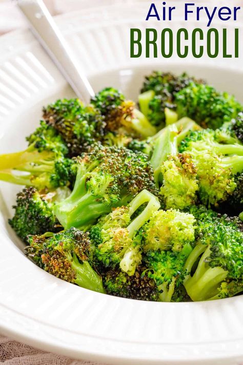 Air Fryer Broccoli is the quickest way to enjoy crisp-tender roasted broccoli, ready in under 10 minutes! With some simple variations, there are loads of ways to enjoy this easy broccoli recipe. Broccoli Chips, Chips Air Fryer, Easy Broccoli Recipes, Air Fryer Recipes Vegetables, Air Fryer Broccoli, Roasted Broccoli Recipe, Best Vegetable Recipes, Broccoli And Potatoes, Vegetable Casserole Recipes