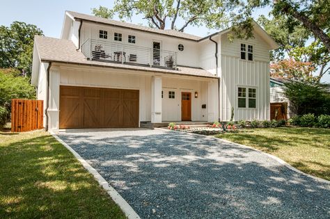 Wide space in front of the garage Wood Siding Exterior, Board And Batten Exterior, Hardie Siding, Fiber Cement Siding, Vertical Siding, Installing Siding, Siding Colors, Board And Batten Siding, Cedar Siding