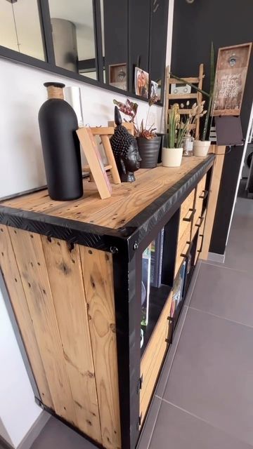 Industrial Upcycled Furniture, Industrial Ikea Hack, Kallax Styling, Ikea Hejne, Diy Kallax, Ikea Industrial, Kallax Unit, Ikea Micke, Ikea Kallax Unit