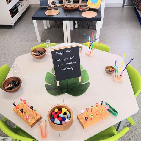 Daycare Inspiration, Reggio Provocations, Nature Crafts Kids, Year 1 Classroom, Walker Learning, Finger Gym, Funky Fingers, Preschool Spring, Continuous Provision