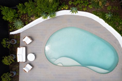 Kidney Pool, Kidney Shaped Pool, Concrete Swimming Pool, Natural Swimming Ponds, Outdoor Pool Area, Villa Pool, Pool Shapes, Pool Renovation, Pool Landscape Design